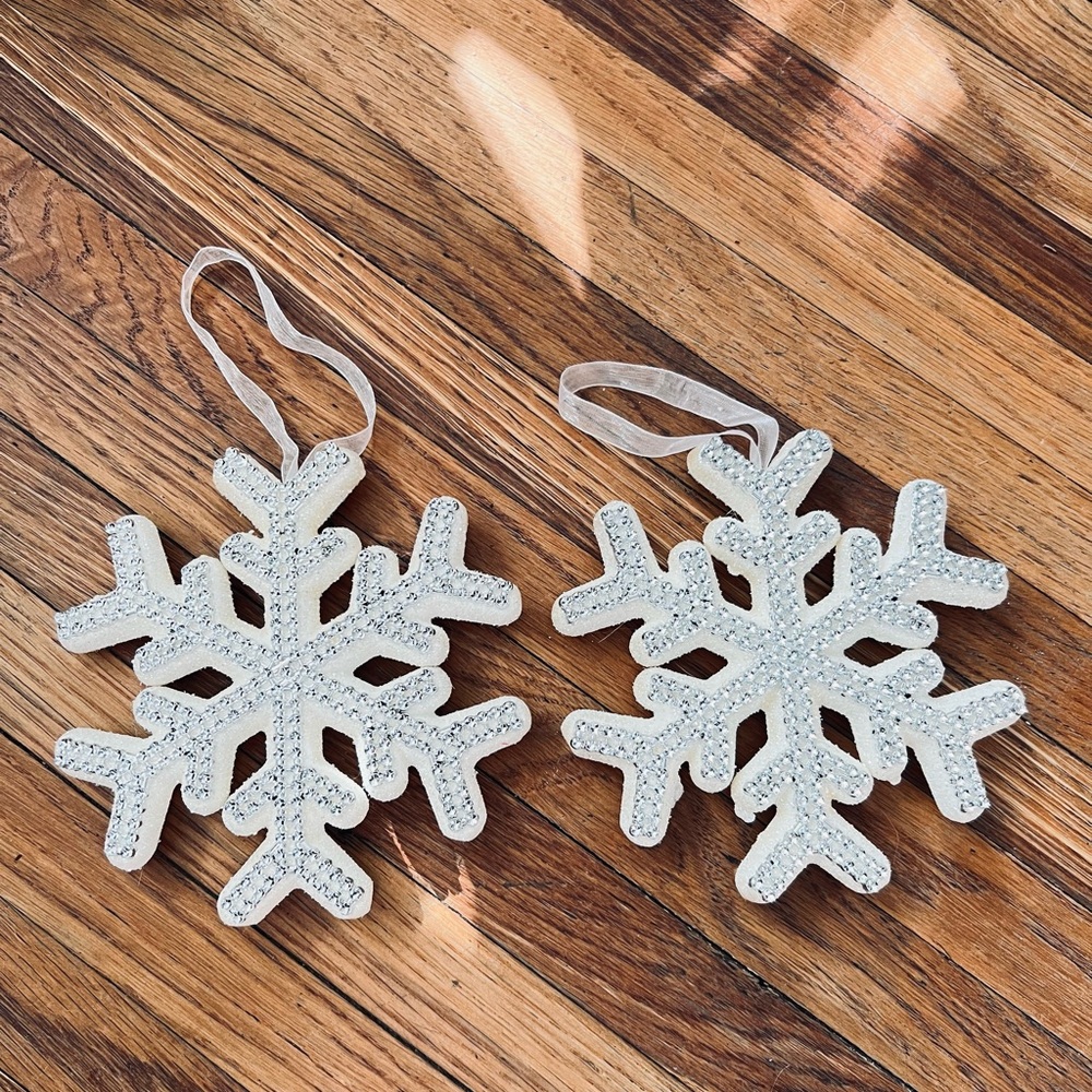 2-Pieces Rhinestones Christmas Snowflake Ornament